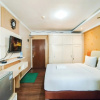 Отель Nice And Comfortable Stay Studio At Gateway Ahmad Yani Cicadas Apartment, фото 4