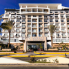 Отель Varali Grand Hotel, фото 1