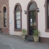 Отель The Albert & Mills Guest House & Apartments в Дейлсфорде