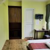 Отель OYO 163 Hotel Arhant Inn, фото 3