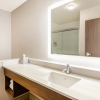 Отель Holiday Inn Express & Suites Springfield North, an IHG Hotel, фото 7