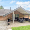 Отель 10 Person Holiday Home in Juelsminde, фото 8