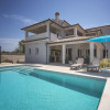 Отель Modern Villa With Pool in Premantura, фото 17
