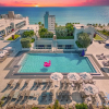 Отель Modern Resort Terrace- Up To 6 Near Beach, фото 33