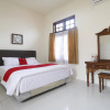 Отель RedDoorz Syariah near Gelora Delta Sidoarjo, фото 3