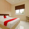 Отель RedDoorz Plus near Sangkareang Park, фото 3