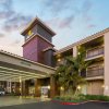 Отель La Quinta Inn & Suites by Wyndham Orange County Airport, фото 2
