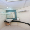 Отель OYO 3023 Compact Suites Lavelle Road, фото 9