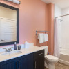 Отель Luxury Uptown Apartments by WanderJaunt, фото 42