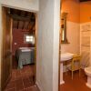 Отель Magnificent Farmhouse in Lucignano With Swimming Pool, фото 2