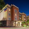 Отель Fairfield Inn & Suites by Marriott Houston Hobby Airport., фото 1