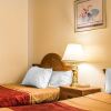 Отель Econo Lodge Inn & Suites White Haven в оз. Кристал