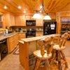 Отель Denali Private Cabin Includes Xbox, Hot Tub, and Stone Pizza Oven by Redawning, фото 5