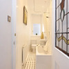 Отель JOIVY Stunning Ground-floor 2bedrm New Town Apt, фото 18