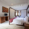 Отель PB - Villa 1 - 3BR · 3-BR Private Pool Villa Walk to Seminyak Beach, фото 2