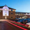 Отель Holiday Inn Express London Gatwick - Crawley, an IHG Hotel, фото 1