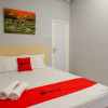 Отель RedDoorz @ Jalan Adiyaksa Panakkukang, фото 6