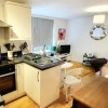 Отель Sea Breeze - 10 min Walk From Beach - Free Parking, фото 11