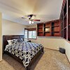 Отель Custom W/ Hot Tub & Garage 4 Bedroom Home, фото 13