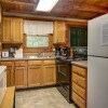 Отель Little Bear Hideaway 1 Bedroom Home with Hot Tub, фото 4