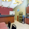 Отель Days Inn By Wyndham Costa Mesa Newport Beach, фото 2