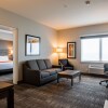 Отель Amsterdam Inn & Suites, фото 2