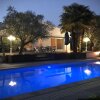 Отель Adorable Guest House avec balnéo et piscine, фото 5