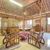 Отель OYO Homes 93598 Omah Baturan Syariah, фото 10