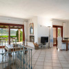 Отель This large apartment is located on the ground floor, has a beautiful garden and a spacious terrace o, фото 11