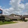 Отель AmericInn by Wyndham Iowa Falls, фото 1