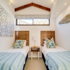 Отель Stylish Holiday Home With Private Pool and Ocean Views J Blue, фото 17