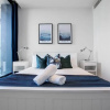 Отель Breathtaking Lake/parkview Apt Pool&gym@3br, фото 1