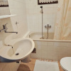 Отель Sunflower House With a Pool and Large Garden, фото 9