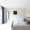 Отель Immaculate Central Windsor Town House, фото 11
