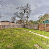 Отель Arlington Home w/ Yard: Walk to Cowboys Stadium!, фото 11