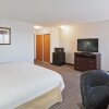 Отель La Quinta Inn by Wyndham Las Vegas Nellis, фото 38