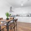 Отель Pinewood 1 &2 Bedroom Apt. by Arista Living, фото 12