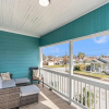 Отель Large 4BR Home - Close to the Beach - Dog Friendly, фото 9