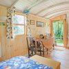 Отель Hill-view Holiday Home in Taunton With Garden and Balcony, фото 8