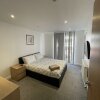 Отель Impeccable 3-bed Apartment in London, фото 5