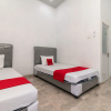 Отель RedDoorz near Tugu Coklat Pesawaran Lampung, фото 4