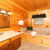 Отель Wavyleaf Retreat - Four Bedroom Cabin, фото 8