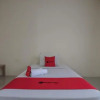 Отель Reddoorz Plus Near Syamsudin Noor Airport, фото 8