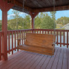 Отель Bear Creek - 2 Br Cabin, фото 5