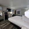 Отель Coratel Inn & Suites by Jasper Park City - Wichita North, фото 30