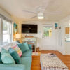 Отель Sunny Treasure Island Bungalow, 200 Steps to Beach, фото 5
