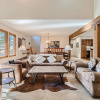 Отель Private Hot Tub,clubhouse Access, Close To Slopes 4 Bedroom Home by RedAwning, фото 10