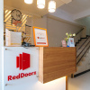 Отель RedDoorz Near C5 Kalayaan Avenue Makati, фото 2
