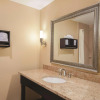 Отель Comfort Inn & Suites Verona at Turning Stone Resort Casino, фото 9