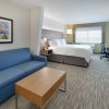 Отель Holiday Inn Express & Suites San Antonio NW near SeaWorld, фото 31